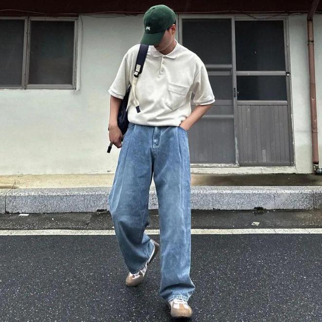 生搭配这3件衣服更合适潮流又有型！CQ9电子网站喜欢穿“牛仔裤”的男(图3)